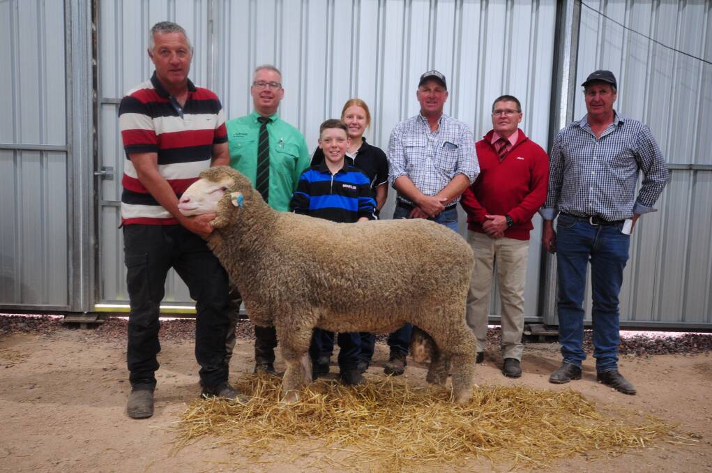 Buyer Mark Hoffrichter, Nutrien's Gordon Wood, White River's Freddie, Claire and Wes Daniell, Elders stud stock's Tony Wetherall and classer Paul Cousins.